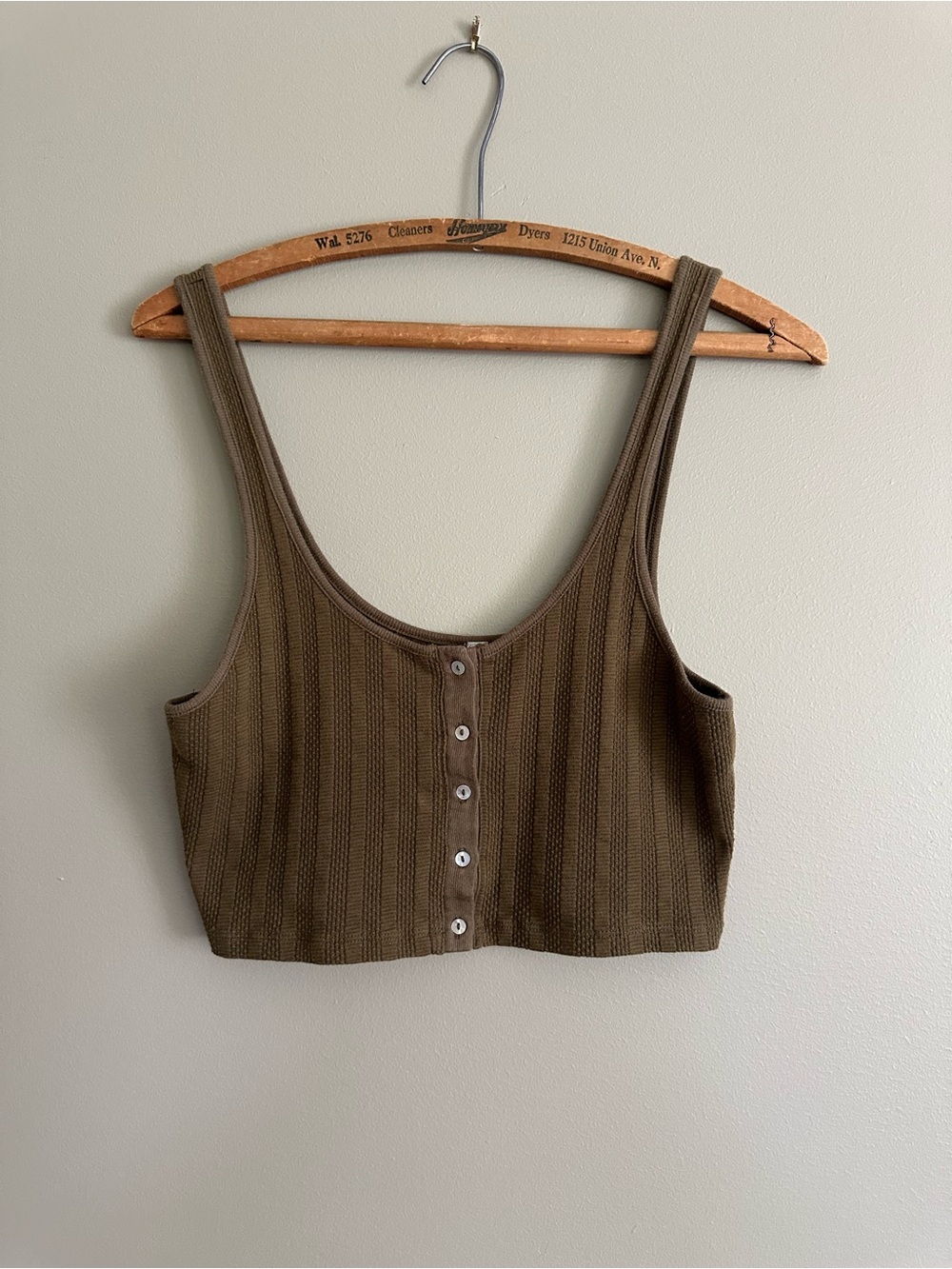 Ribbed Button-Front Crop Tank - Brown